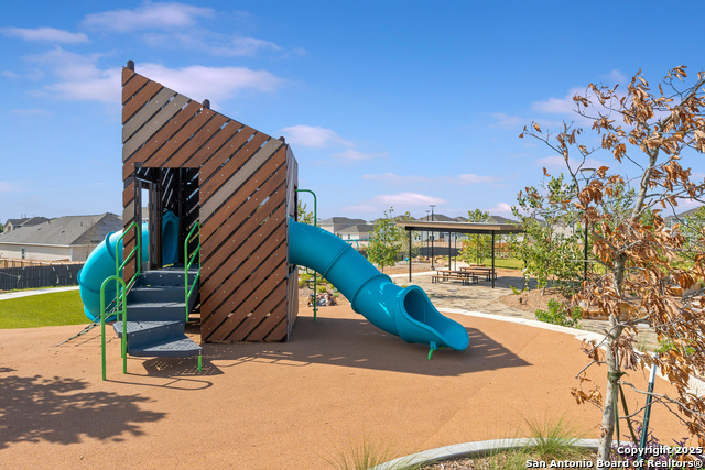 Image 16 of 21 For 14649 Maple Terrace