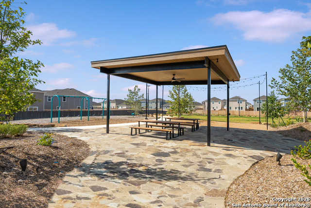 Image 18 of 21 For 14649 Maple Terrace