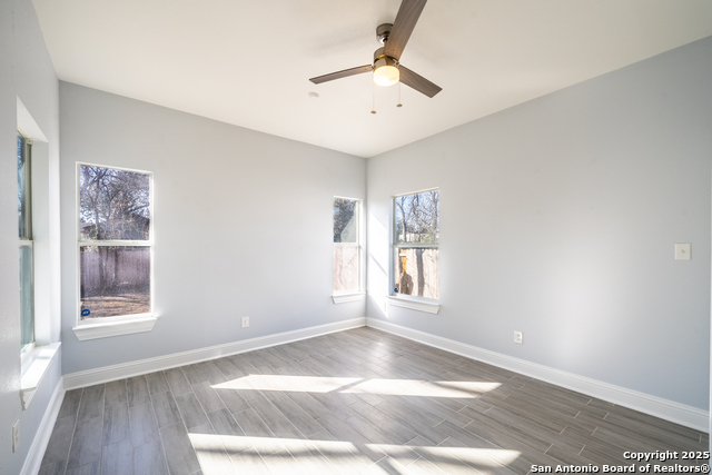 Image 16 of 22 For 1118 N Center St