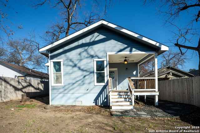 Image 18 of 22 For 1118 N Center St