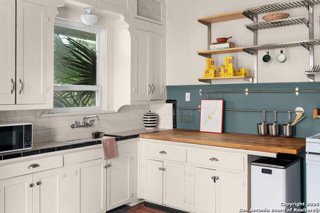 Image 11 of 32 For 502 Courtland