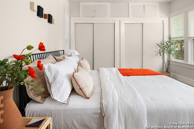 Image 16 of 32 For 502 Courtland