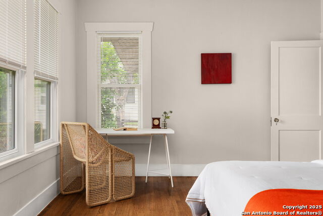 Image 21 of 32 For 502 Courtland