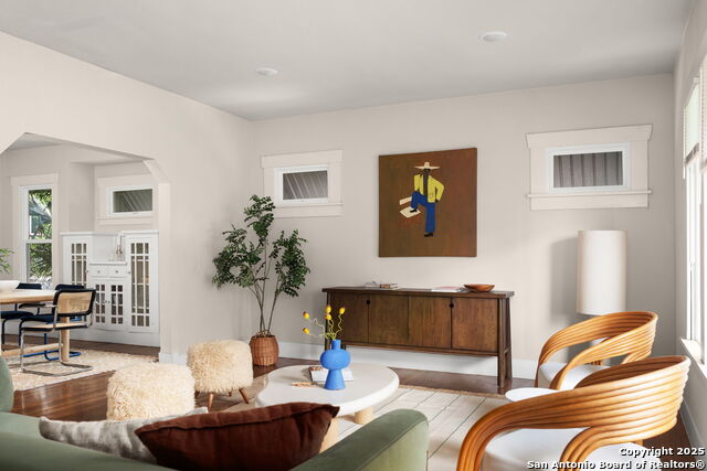 Image 7 of 32 For 502 Courtland