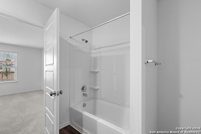 Listing photo id 14 for 5123 Bay Breeze