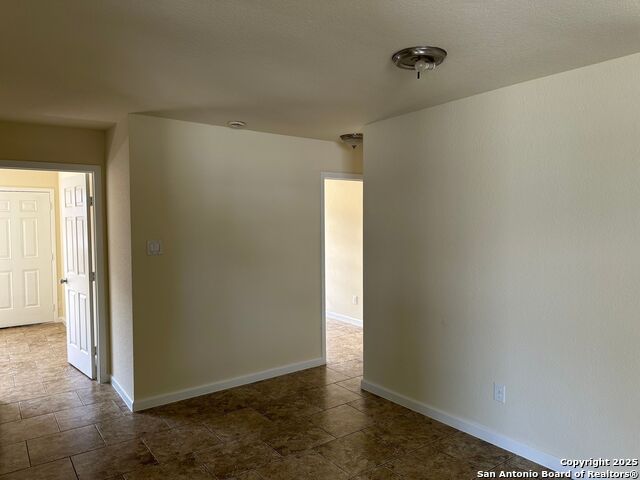 Image 4 of 13 For 603 Oak Park  603