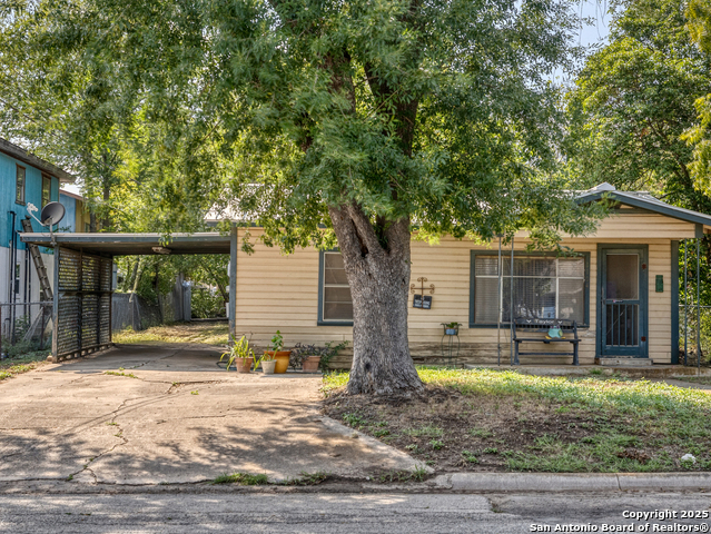 Details for 1104 Avenue S, Hondo, TX 78861