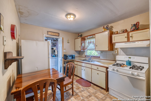 Image 3 of 11 For 1104 Avenue S