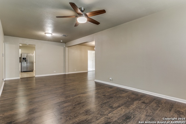 Listing photo id 8 for 239 Arvin