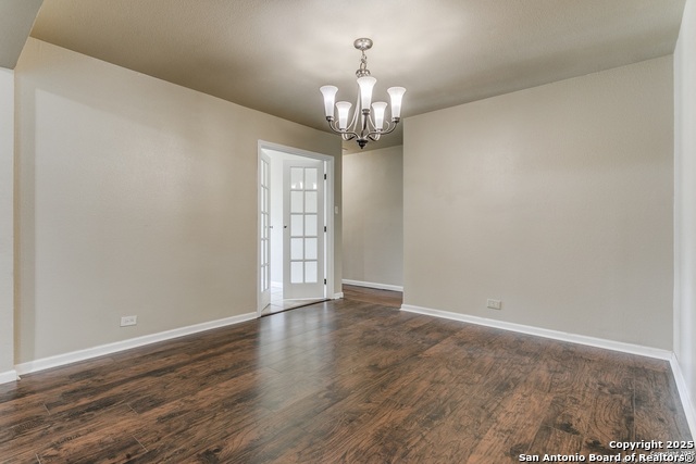 Listing photo id 10 for 239 Arvin