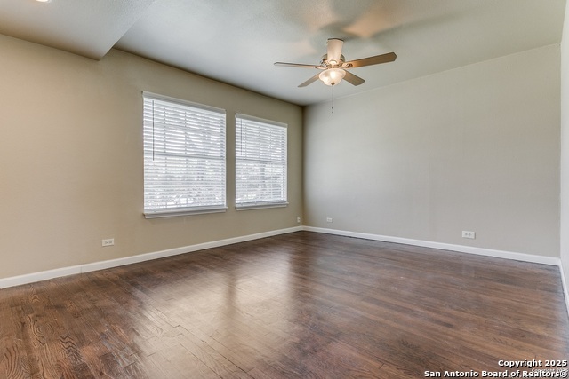 Listing photo id 12 for 239 Arvin