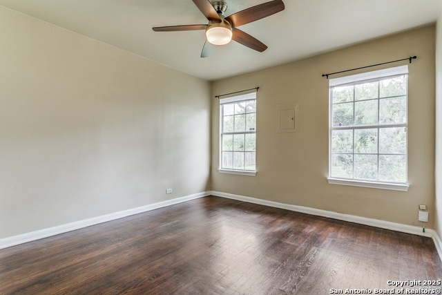 Listing photo id 15 for 239 Arvin