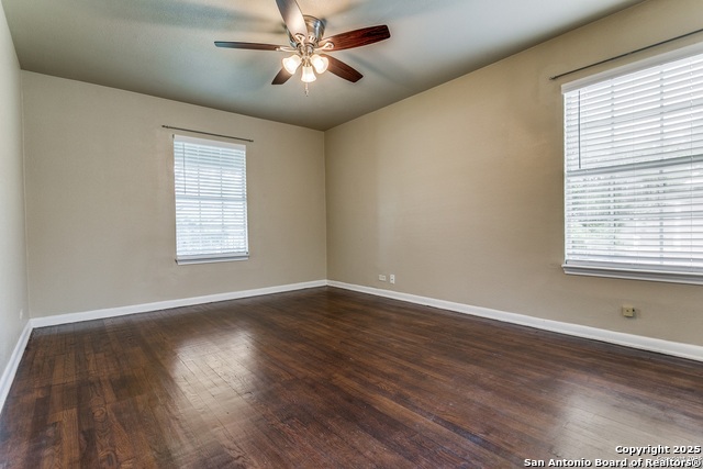 Listing photo id 17 for 239 Arvin