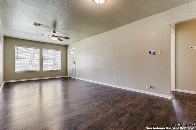 Listing photo id 7 for 239 Arvin