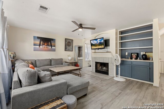 Image 6 of 33 For 719 Leopard