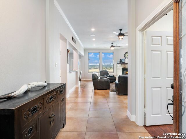 Image 11 of 62 For 272 Schaper