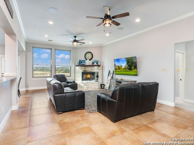 Image 13 of 62 For 272 Schaper