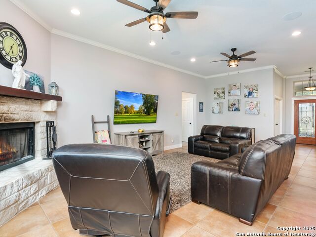 Image 14 of 62 For 272 Schaper