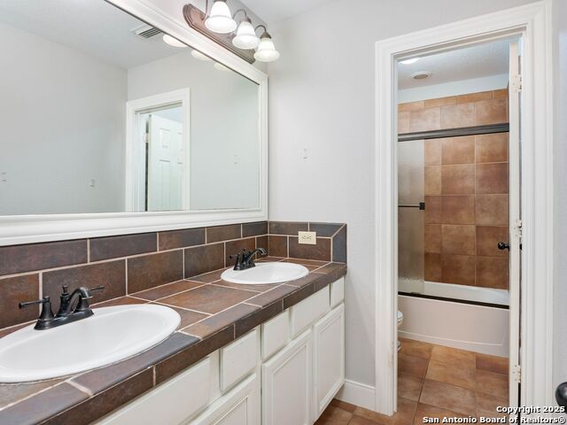 Image 21 of 62 For 272 Schaper