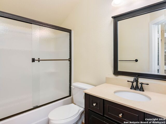 Image 34 of 62 For 272 Schaper