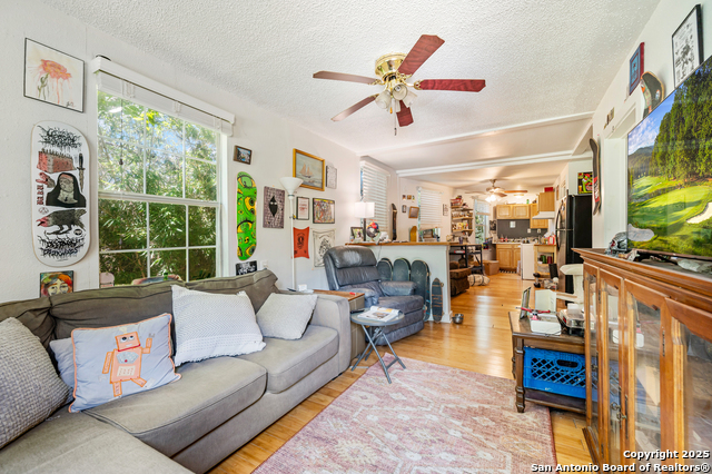 Image 22 of 29 For 513 Rosewood W