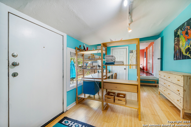 Image 5 of 29 For 513 Rosewood W