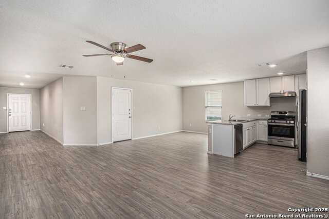 Image 6 of 16 For 10410 Varmus Dr