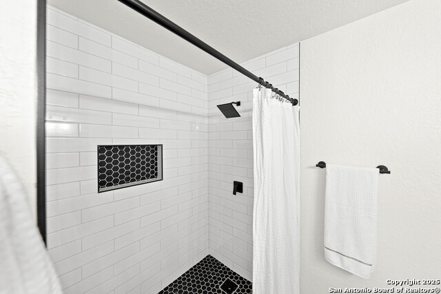 Listing photo id 18 for 6619 Highland Grass