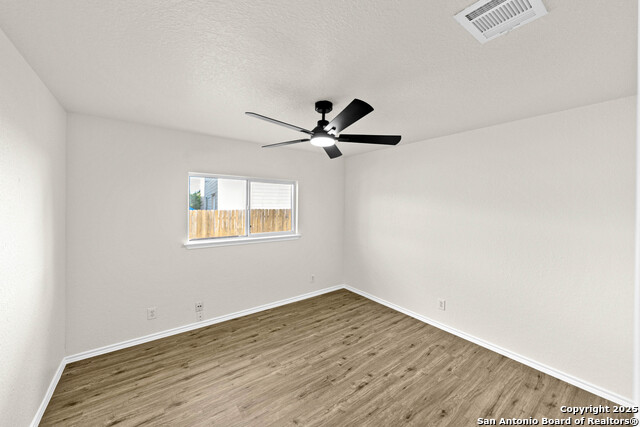 Listing photo id 21 for 6619 Highland Grass
