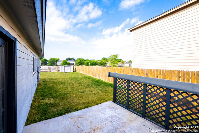 Listing photo id 29 for 6619 Highland Grass