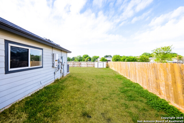 Listing photo id 33 for 6619 Highland Grass