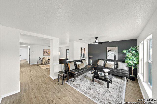 Listing photo id 5 for 6619 Highland Grass