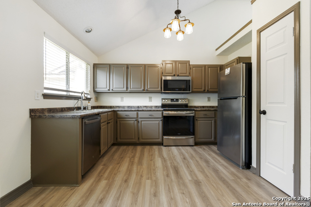 Image 5 of 25 For 6931 Quail Branch