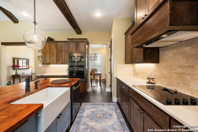 Image 15 of 49 For 2337 Comal Springs