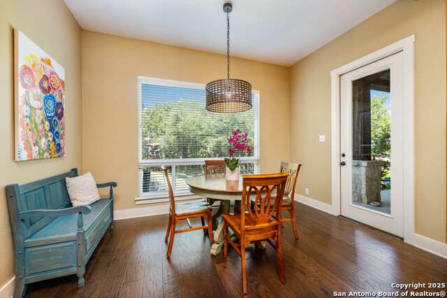 Image 17 of 49 For 2337 Comal Springs