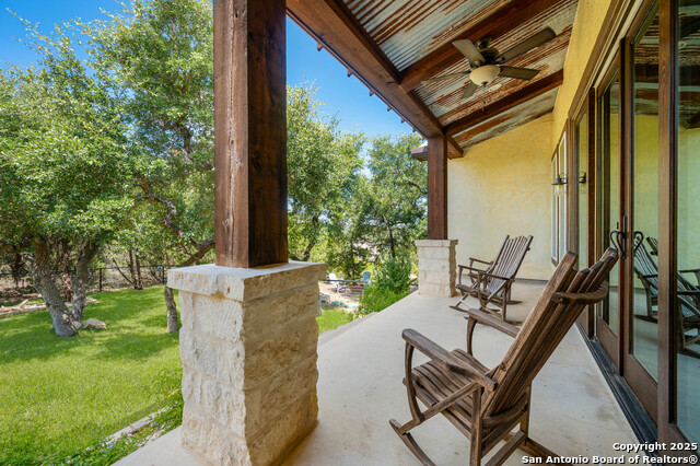 Image 32 of 49 For 2337 Comal Springs