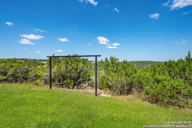 Image 36 of 49 For 2337 Comal Springs