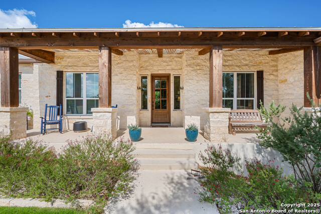 Image 4 of 49 For 2337 Comal Springs