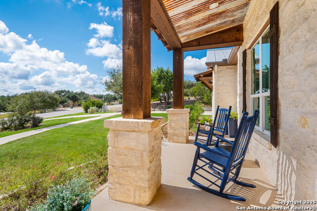Image 5 of 49 For 2337 Comal Springs