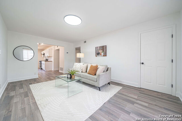 Image 2 of 12 For 451 Anton  