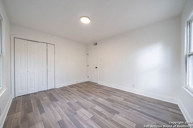 Image 8 of 12 For 451 Anton  