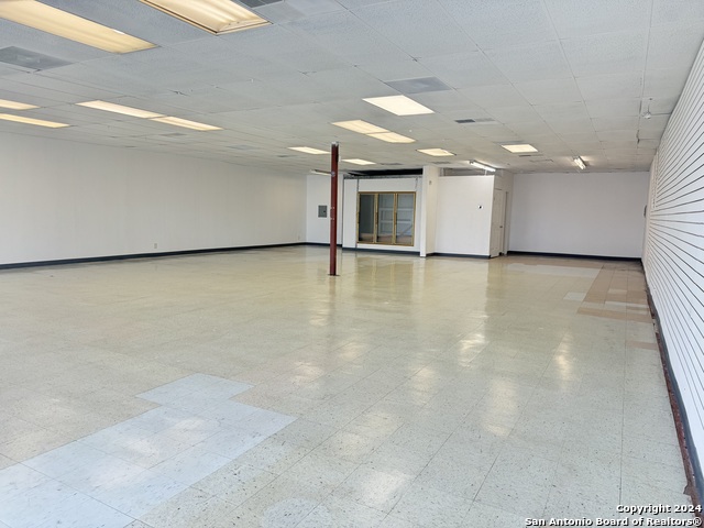 Listing photo id 5 for 13327 Nacogdoches 6 & 7