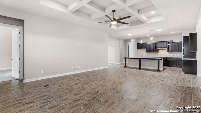 Listing photo id 11 for 1047 Daylan Heights