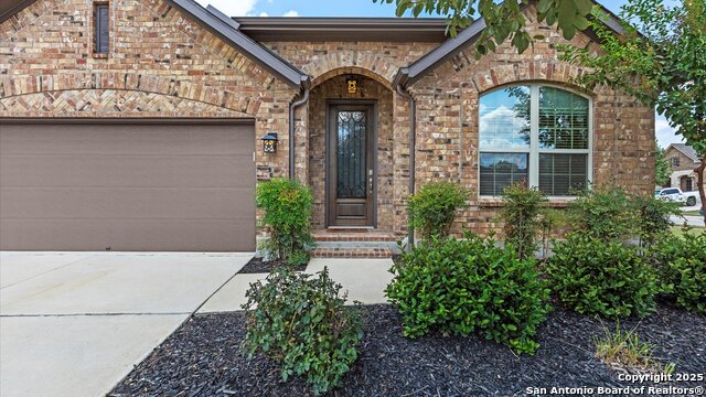 Listing photo id 0 for 1047 Daylan Heights
