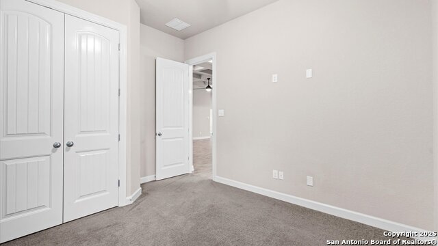 Listing photo id 25 for 1047 Daylan Heights