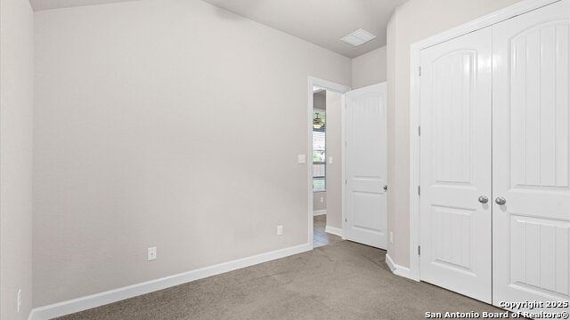 Listing photo id 27 for 1047 Daylan Heights