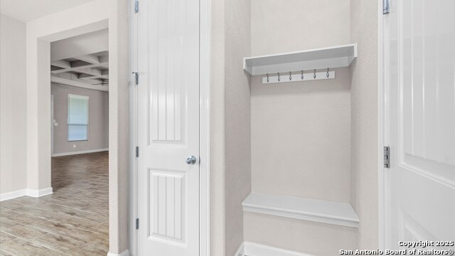 Listing photo id 31 for 1047 Daylan Heights