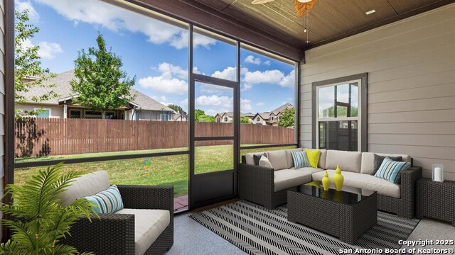 Listing photo id 33 for 1047 Daylan Heights