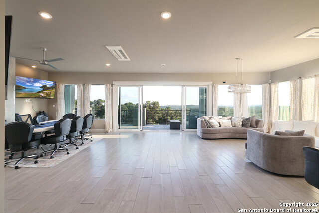 Image 4 of 18 For 22817 Linwood Rdg