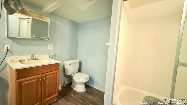 Listing photo id 11 for 122 Newport